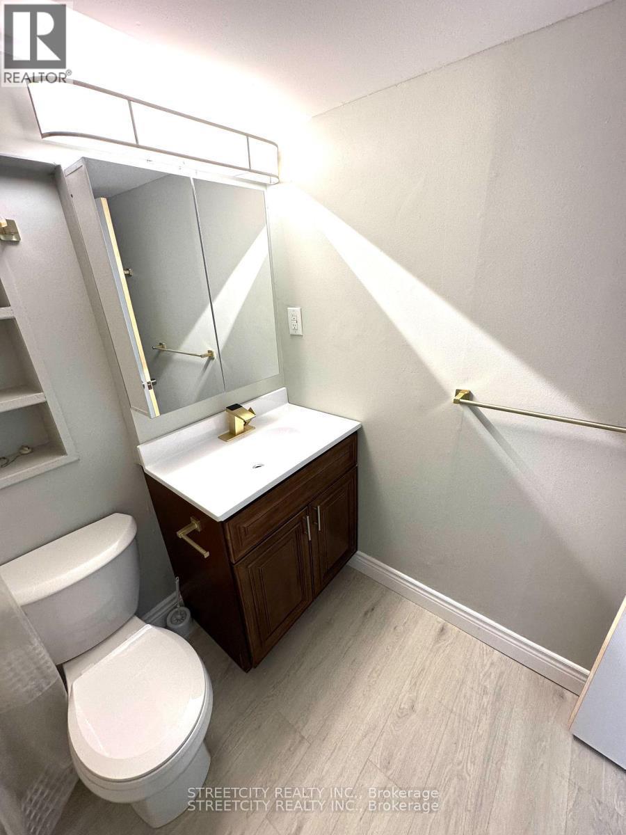 Photo 29 of 437 Charlotte Street, London East ON