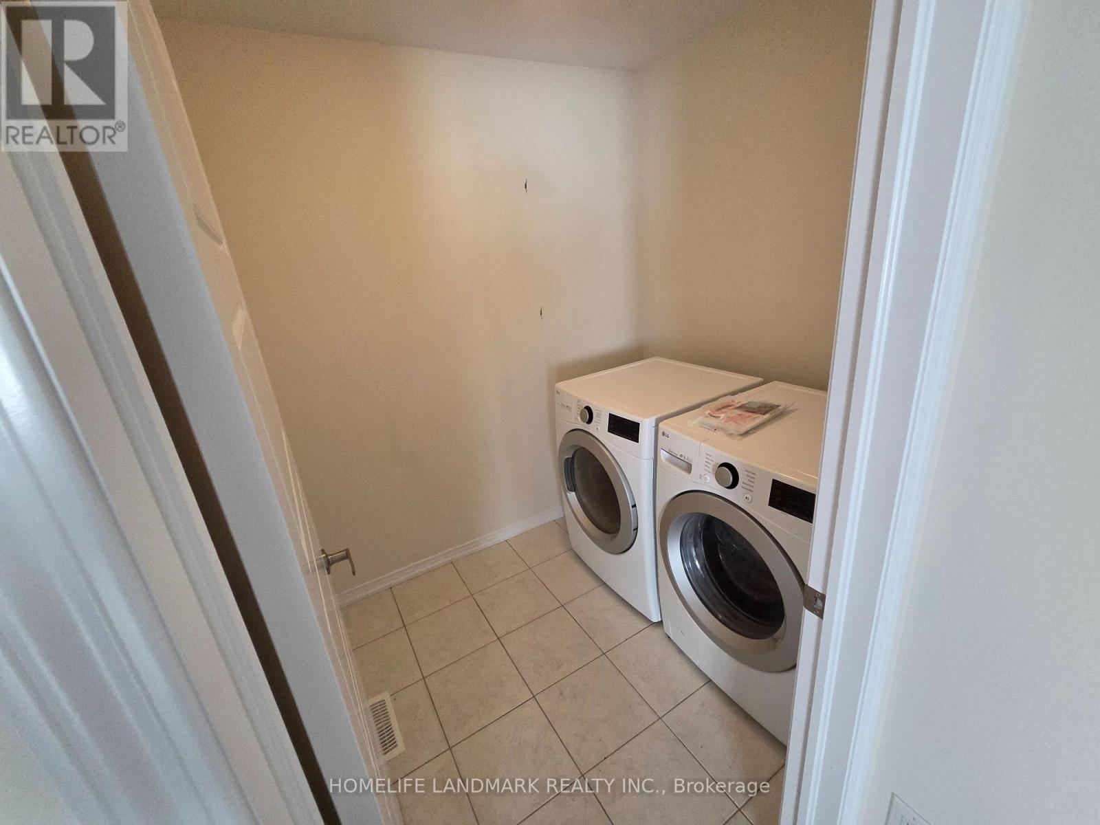 Photo 34 of 8834 Sourgum Avenue, Niagara Falls ON