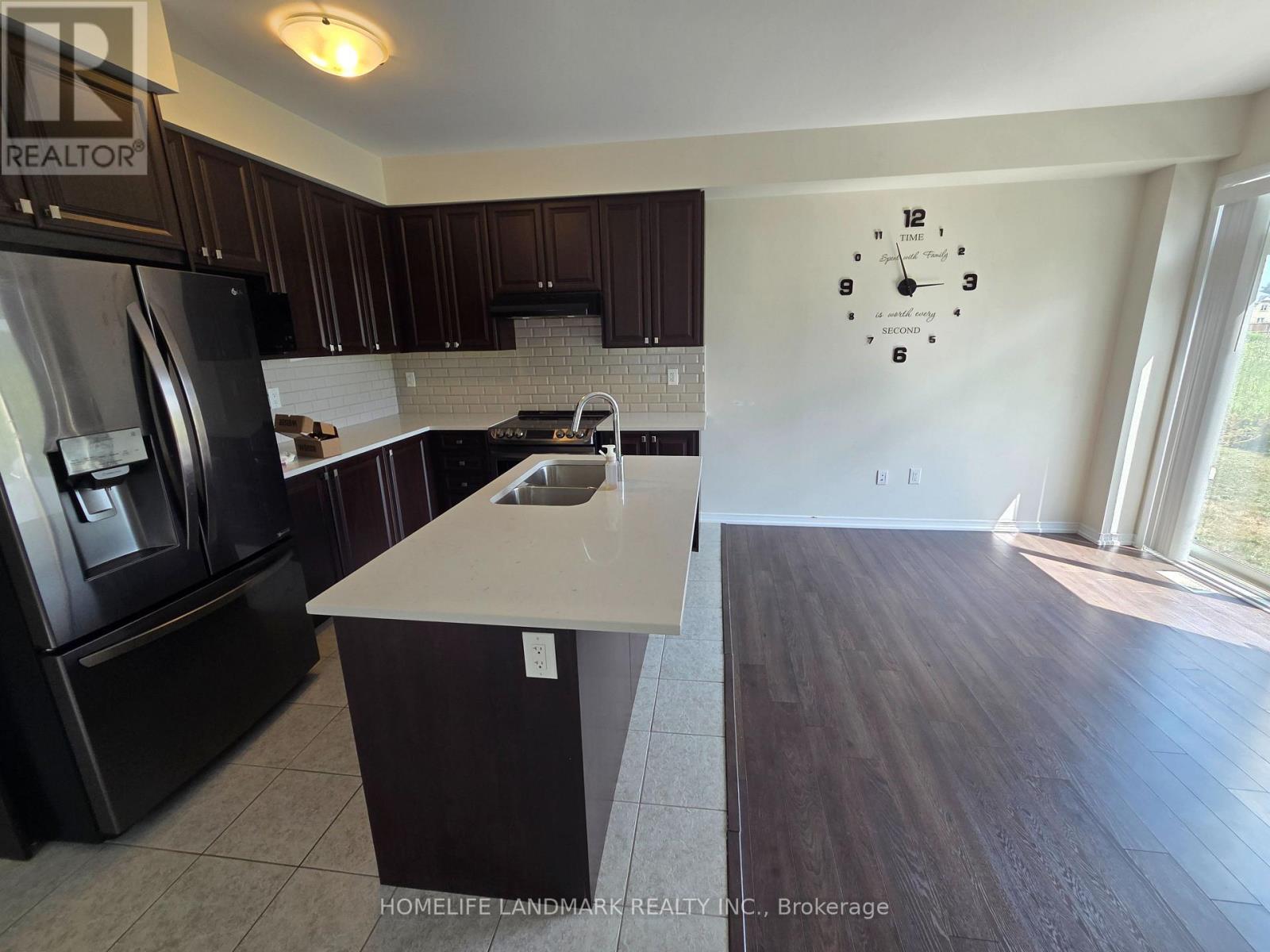 Photo 9 of 8834 Sourgum Avenue, Niagara Falls ON