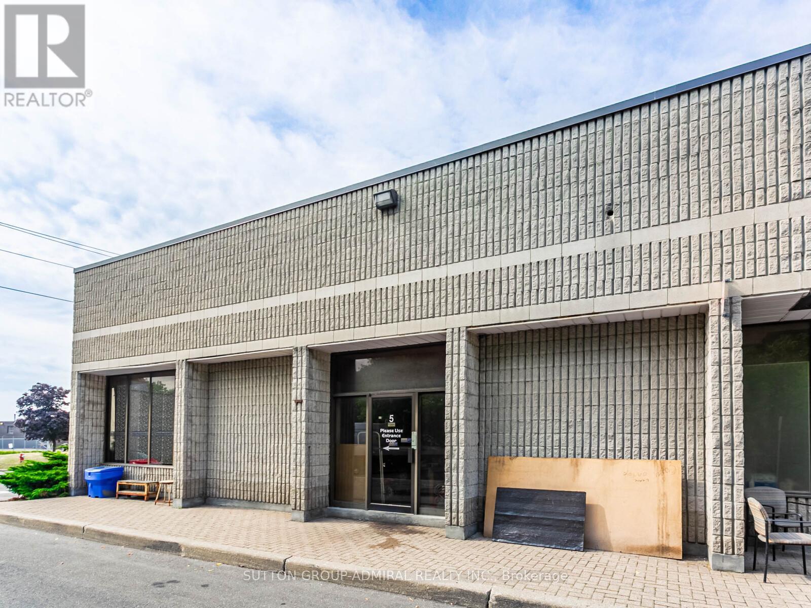 Photo 3 of 5 1605 Sedlescomb Drive, Mississauga ON
