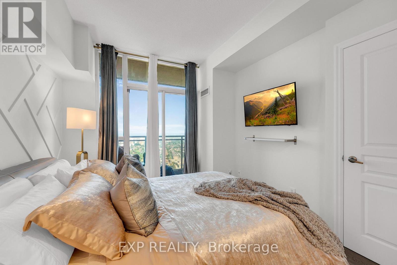 Photo 16 of 3307 223 Webb Drive, Mississauga ON