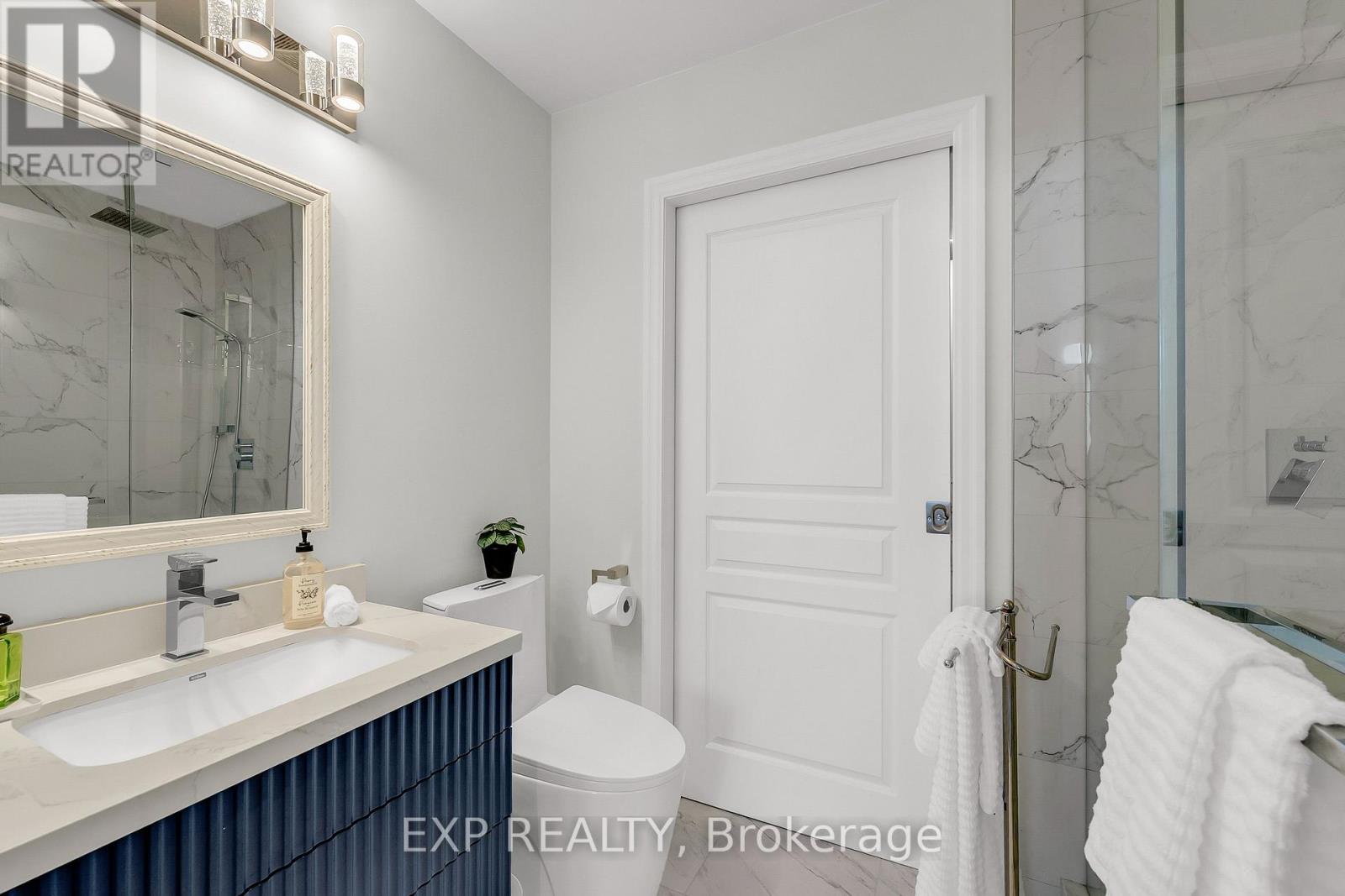 Photo 18 of 3307 223 Webb Drive, Mississauga ON