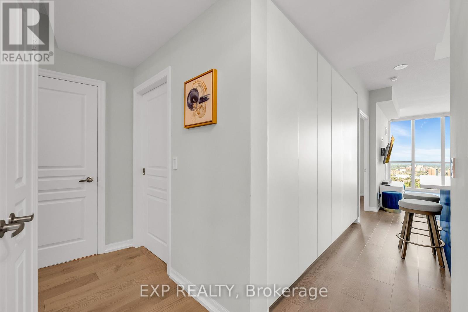 Photo 4 of 3307 223 Webb Drive, Mississauga ON
