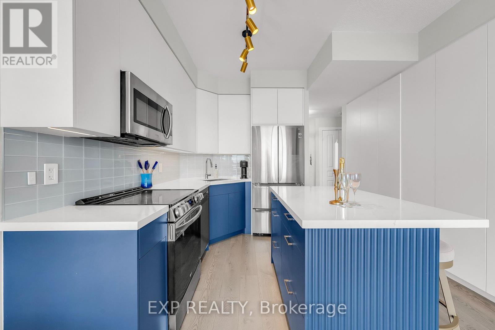 Photo 7 of 3307 223 Webb Drive, Mississauga ON