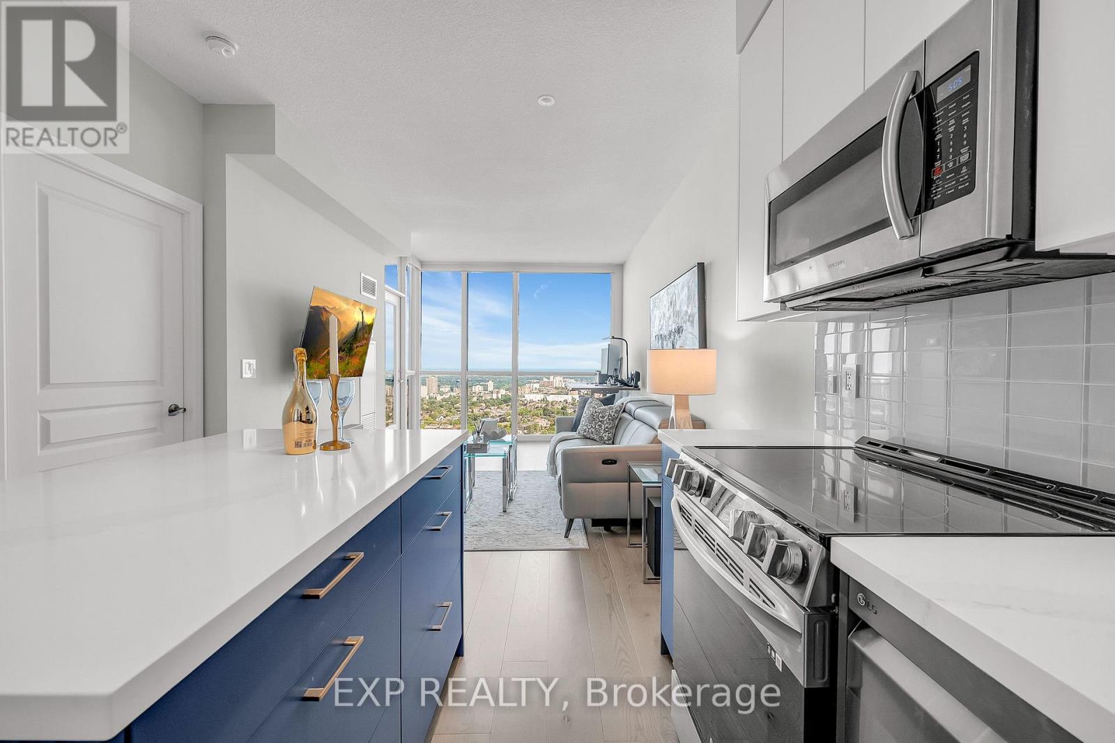 Photo 9 of 3307 223 Webb Drive, Mississauga ON