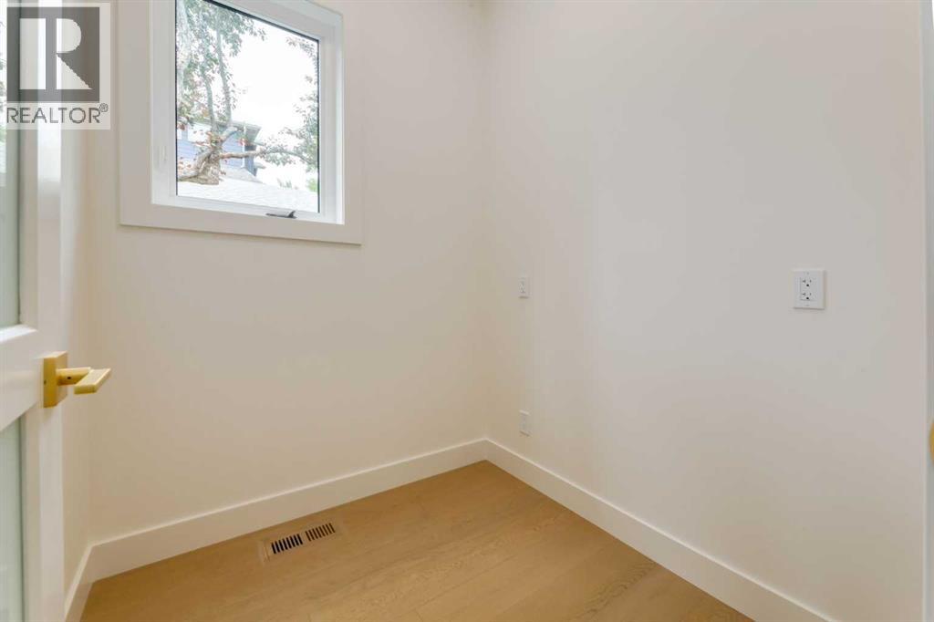 Single Family House for Sale in   Avenue NW Mount Pleasant Calgary 