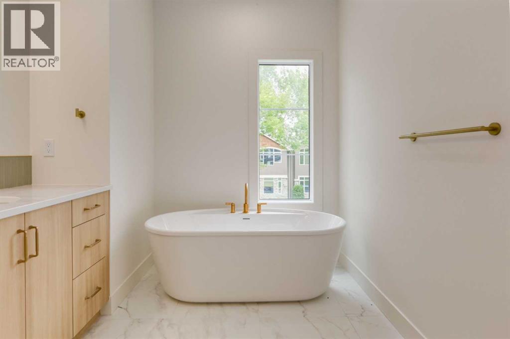 Single Family House for Sale in   Avenue NW Mount Pleasant Calgary 