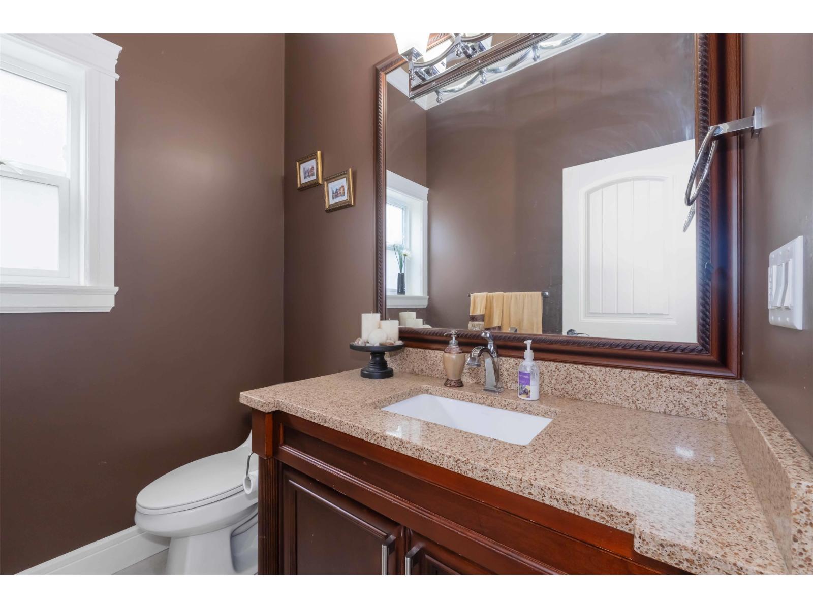Photo 9 of 17745 68 Avenue, Surrey BC