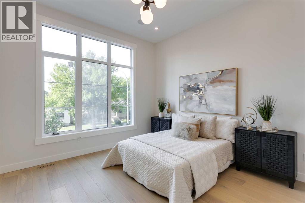 Single Family House for Sale in   Avenue NE Renfrew Calgary 
