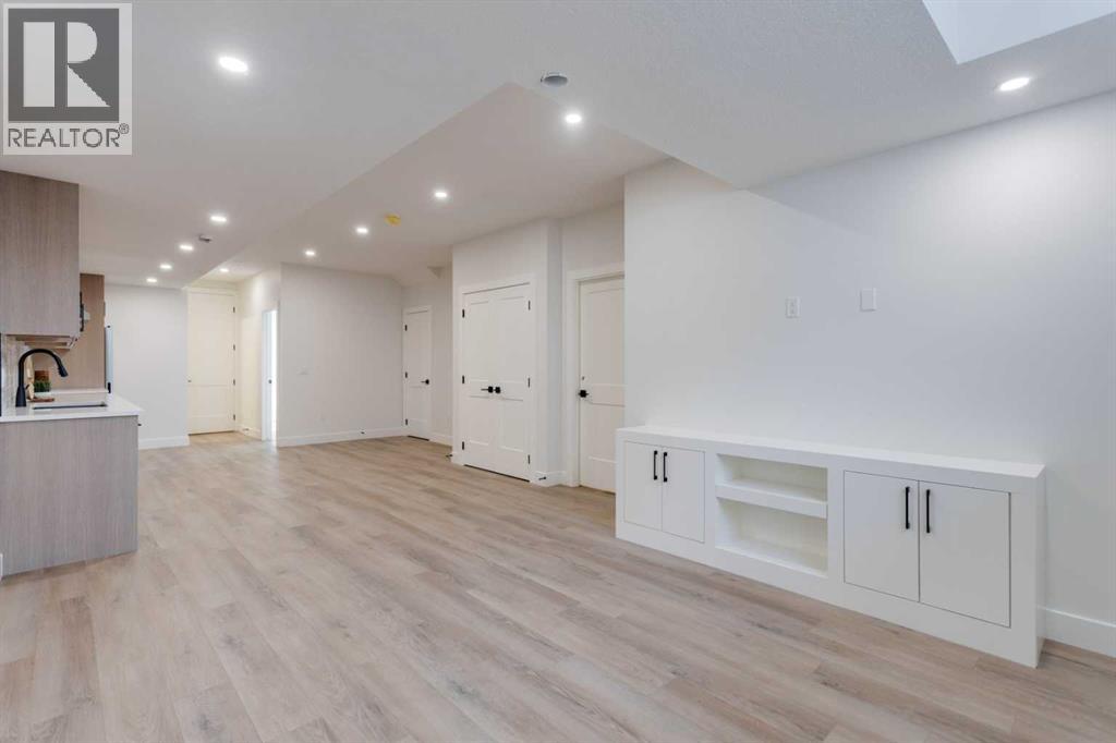 Single Family House for Sale in   Avenue NE Renfrew Calgary 