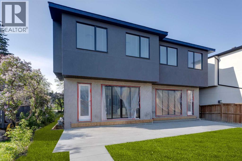 Single Family House for Sale in   Avenue NE Renfrew Calgary 