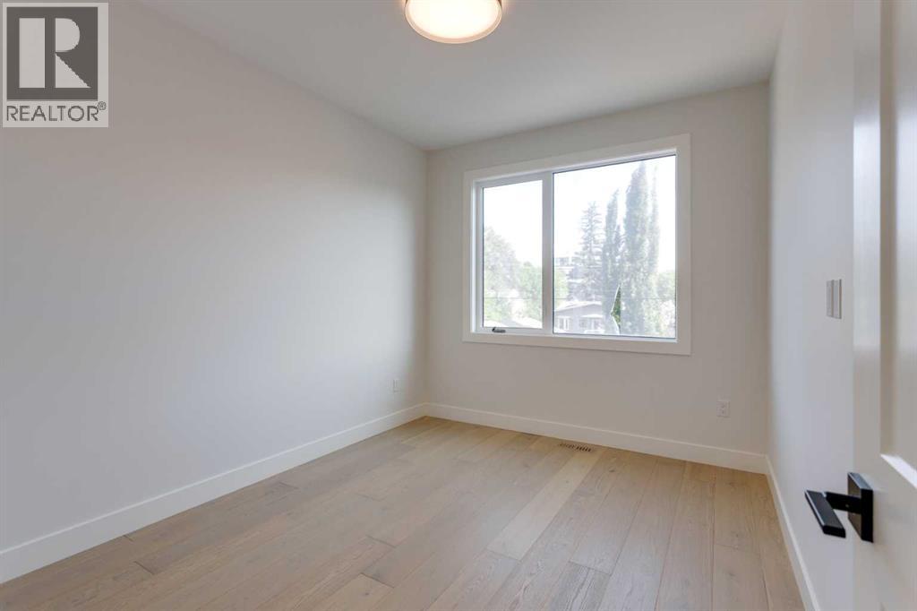 Single Family House for Sale in   Avenue NE Renfrew Calgary 