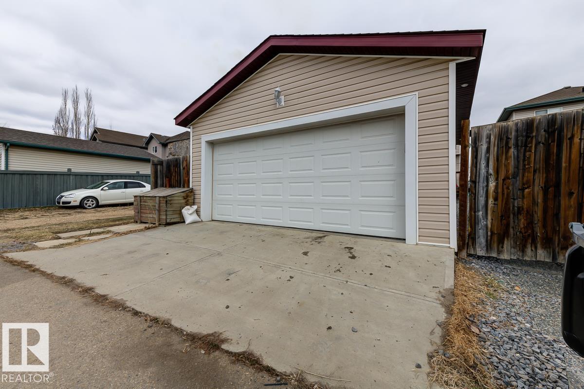 Photo 46 of 20141 53 Av Nw, Edmonton AB