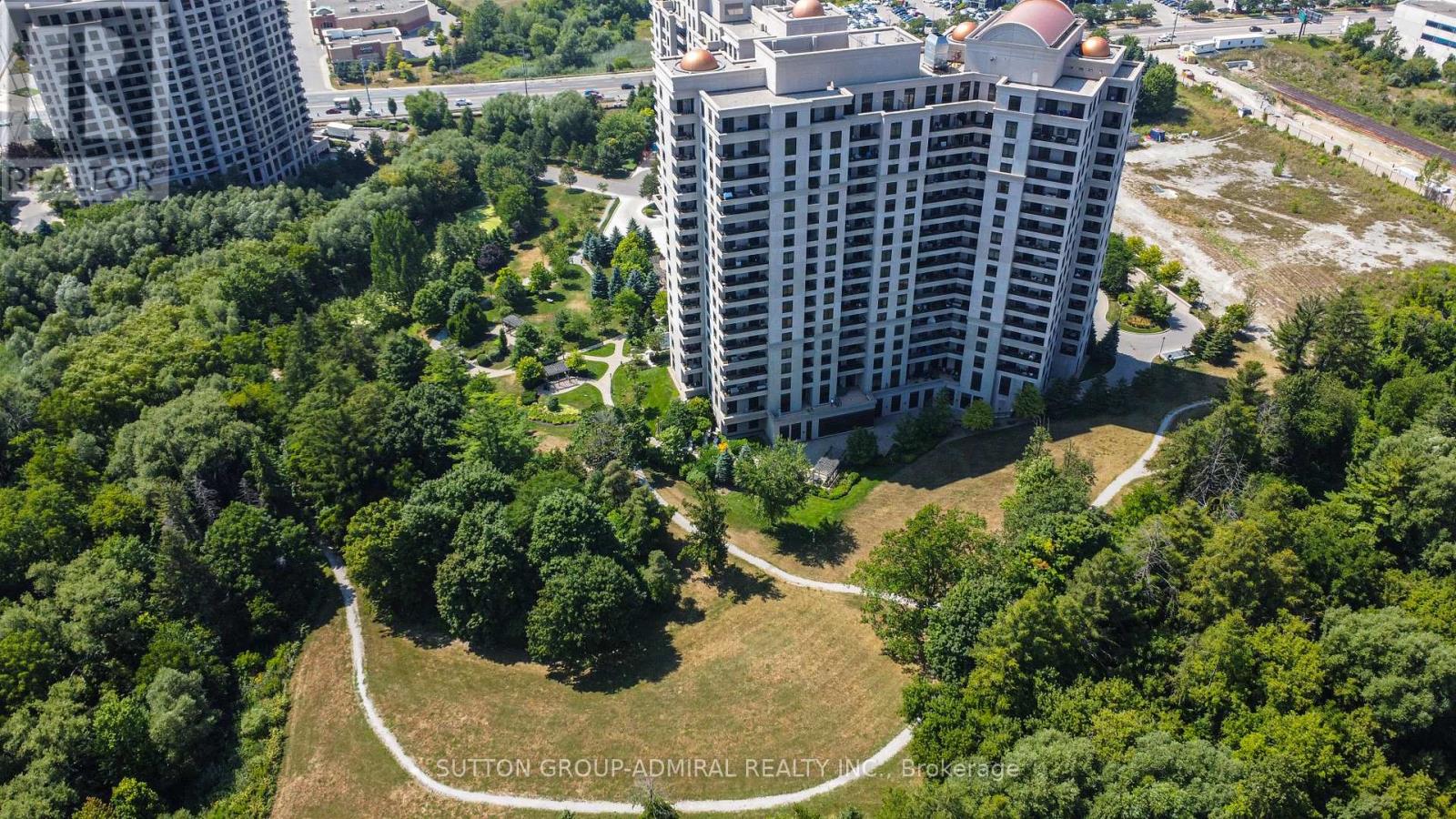 Photo 1 of 1016 9255 Jane Street, Vaughan ON