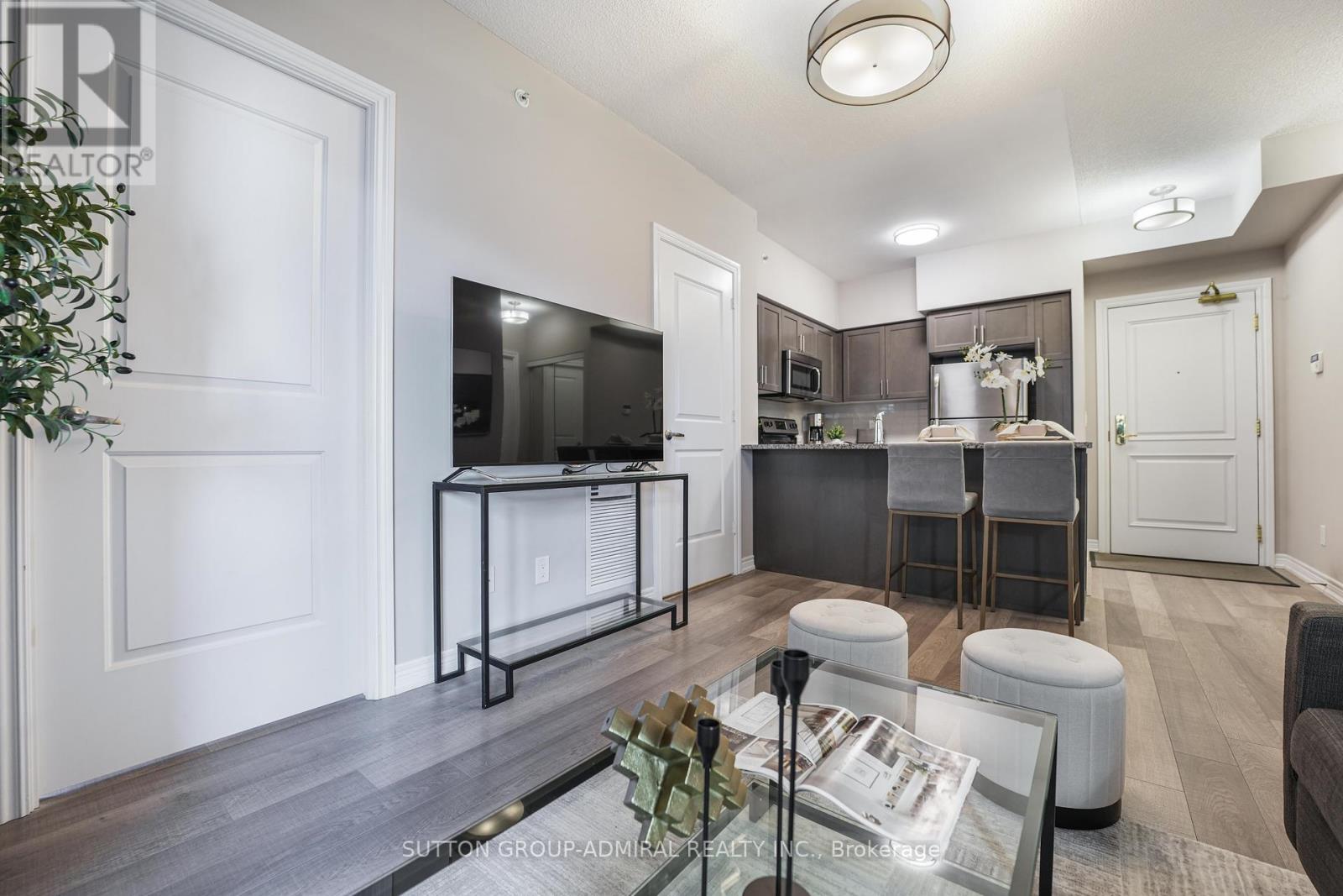 Photo 11 of 1016 9255 Jane Street, Vaughan ON