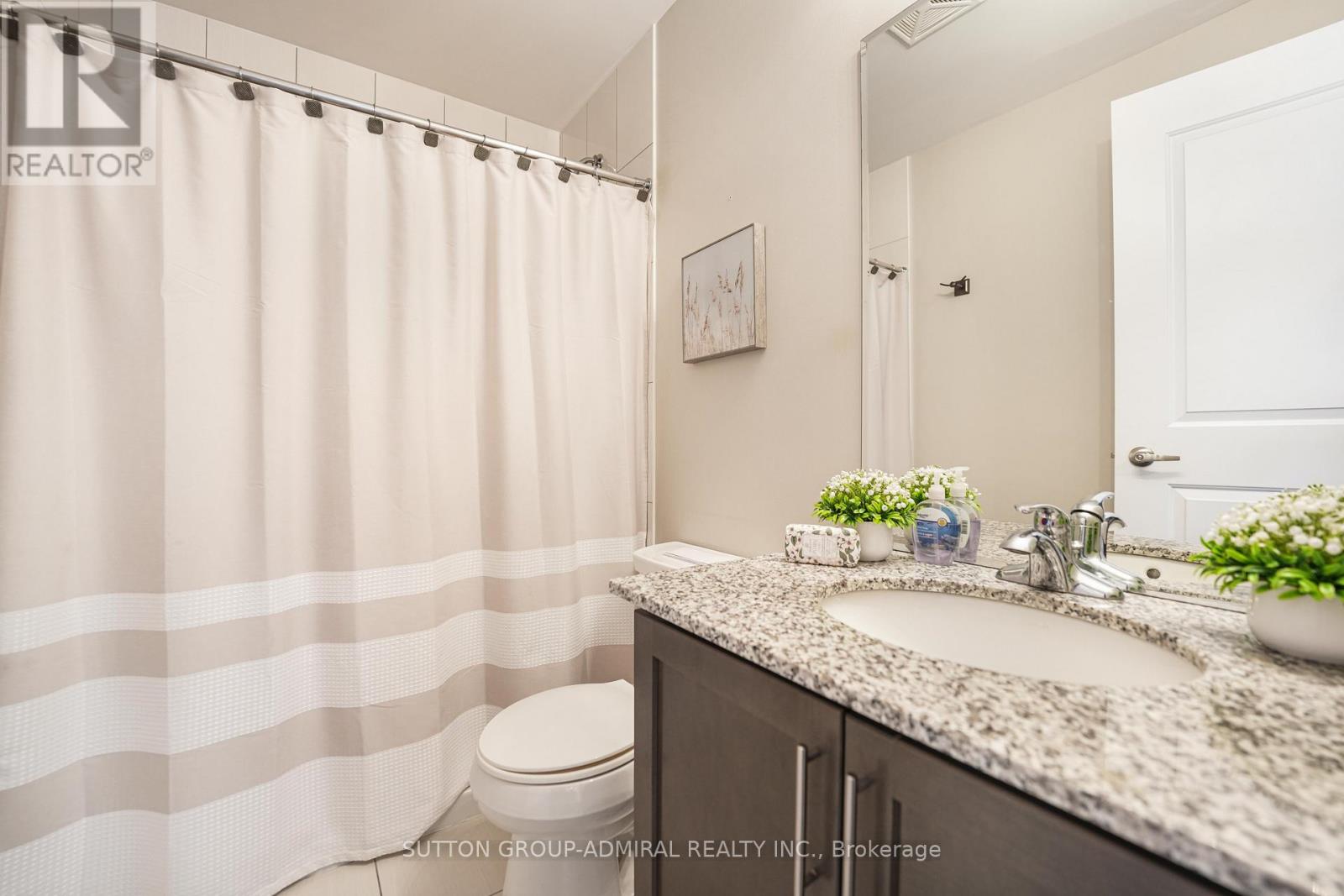 Photo 22 of 1016 9255 Jane Street, Vaughan ON