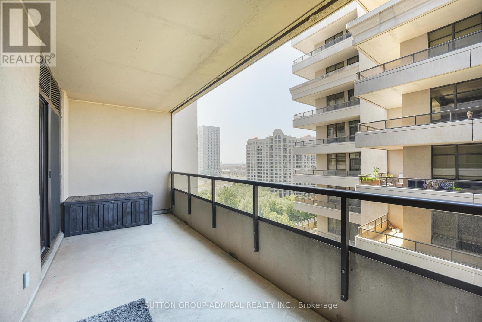 Photo 23 of 1016 9255 Jane Street, Vaughan ON