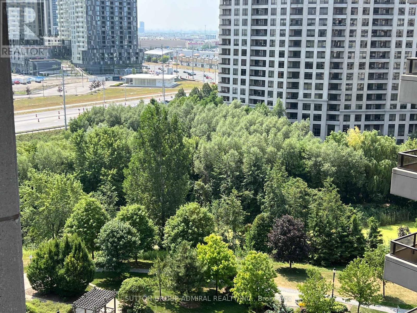 Photo 36 of 1016 9255 Jane Street, Vaughan ON