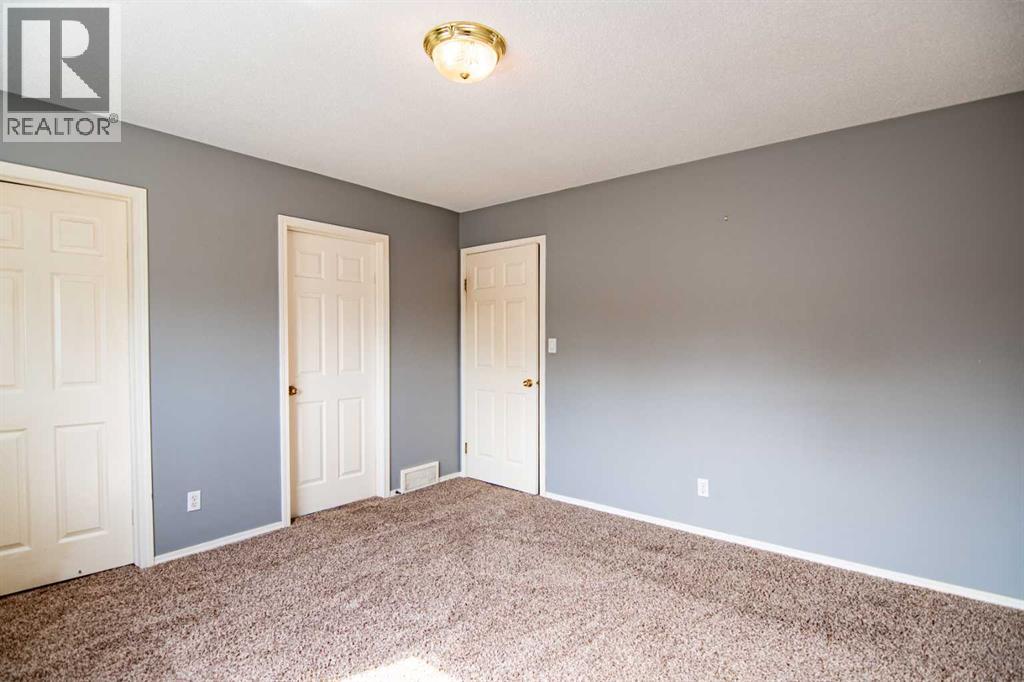 Photo 11 of 21 Ralston Crescent, Red Deer AB