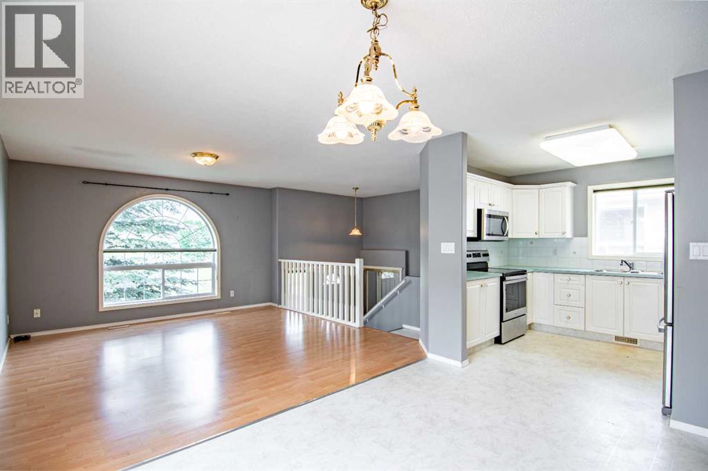 Photo 3 of 21 Ralston Crescent, Red Deer AB