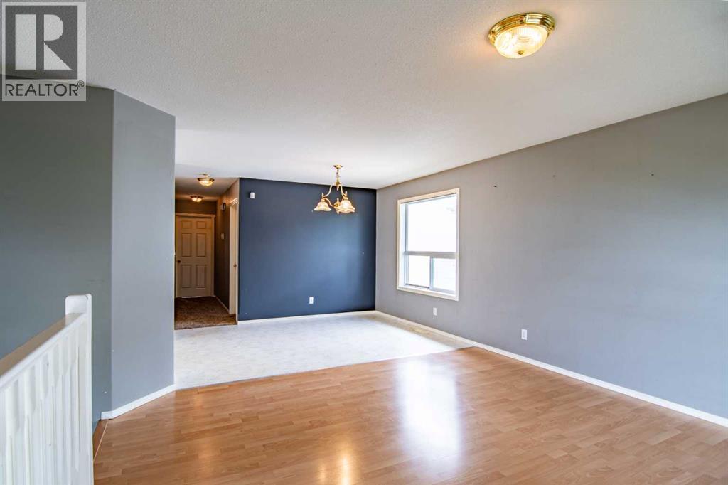 Photo 6 of 21 Ralston Crescent, Red Deer AB
