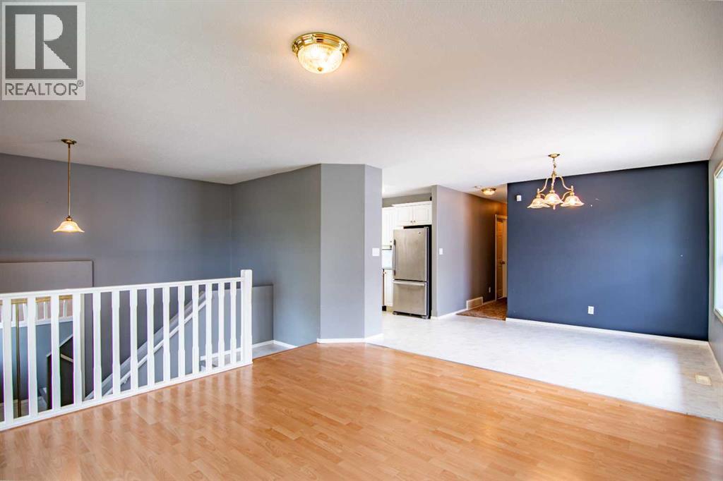 Photo 5 of 21 Ralston Crescent, Red Deer AB