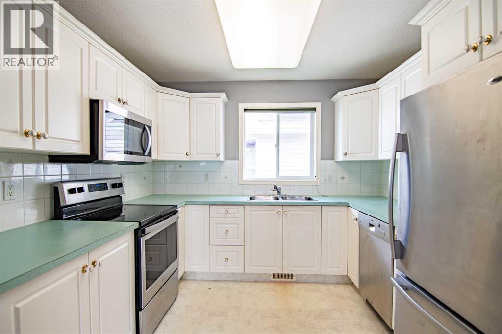 Photo 7 of 21 Ralston Crescent, Red Deer AB