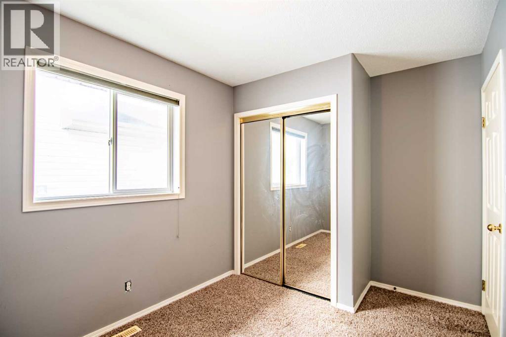 Photo 17 of 21 Ralston Crescent, Red Deer AB