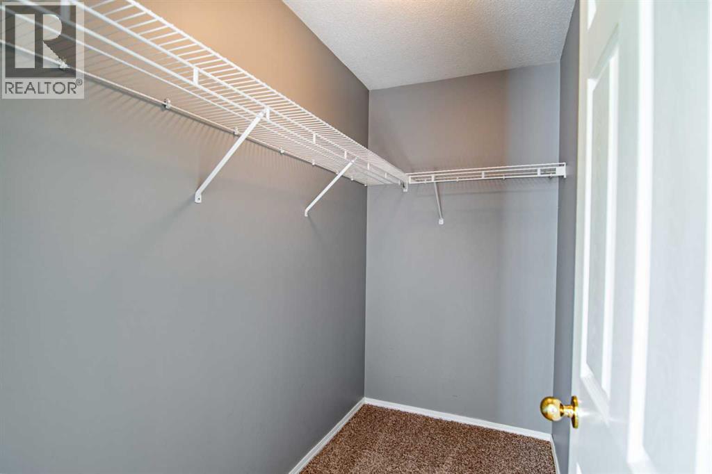 Photo 12 of 21 Ralston Crescent, Red Deer AB