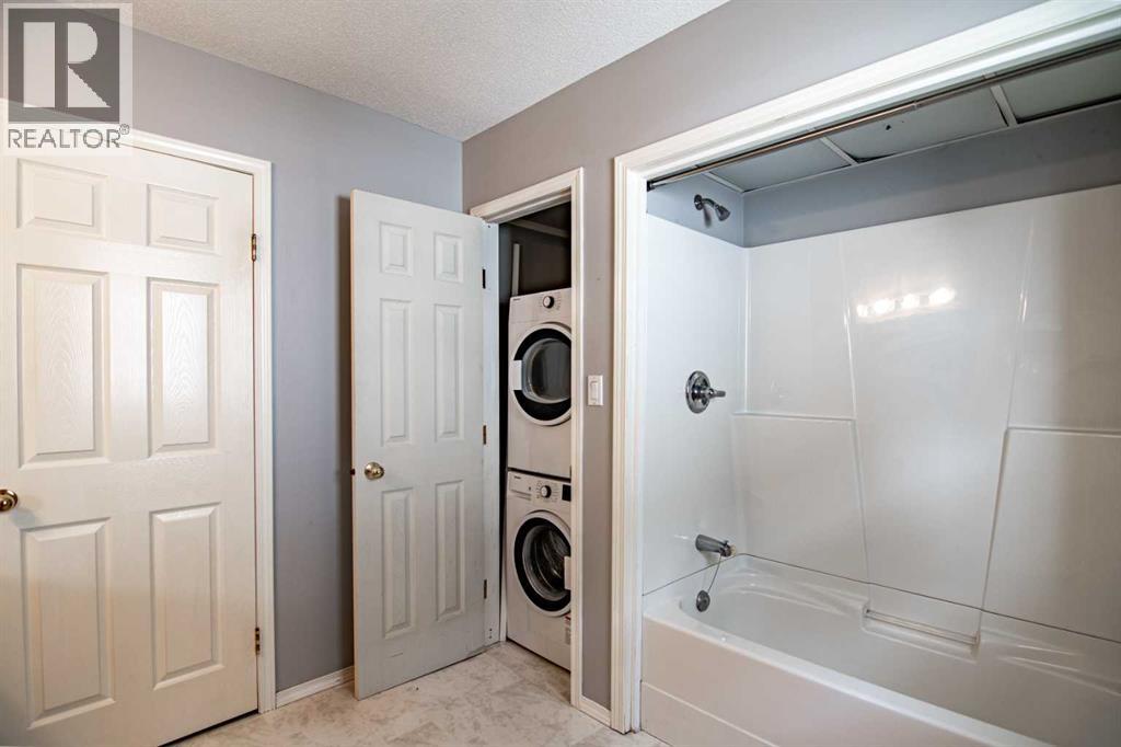Photo 19 of 21 Ralston Crescent, Red Deer AB