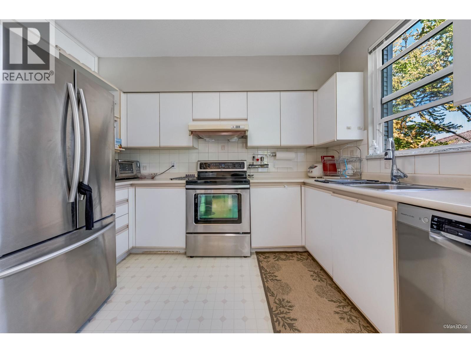Photo 8 of 23 12331 Mcneely Drive, Richmond BC
