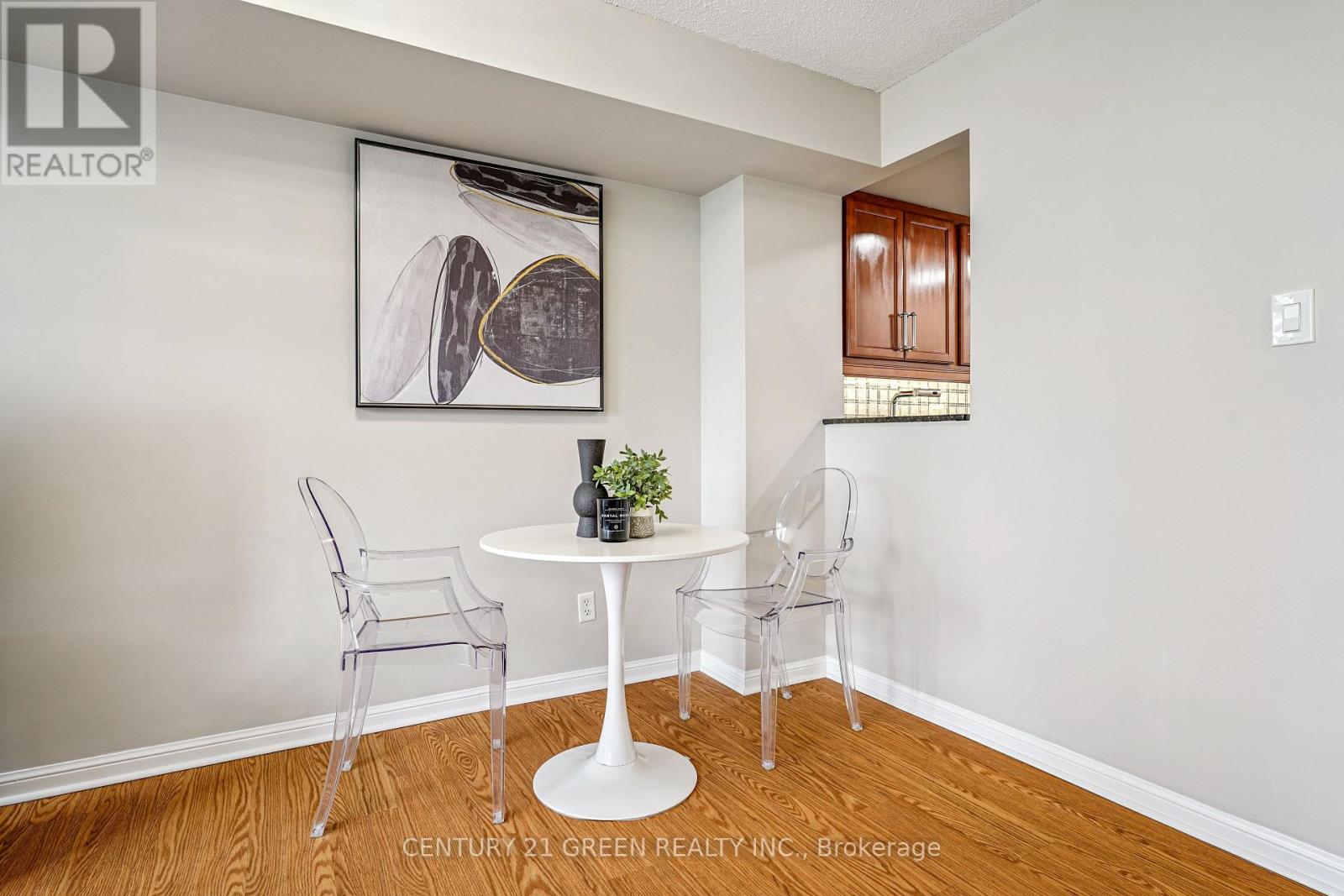 Photo 13 of 613 55 Kingsbridge Garden Circle, Mississauga ON