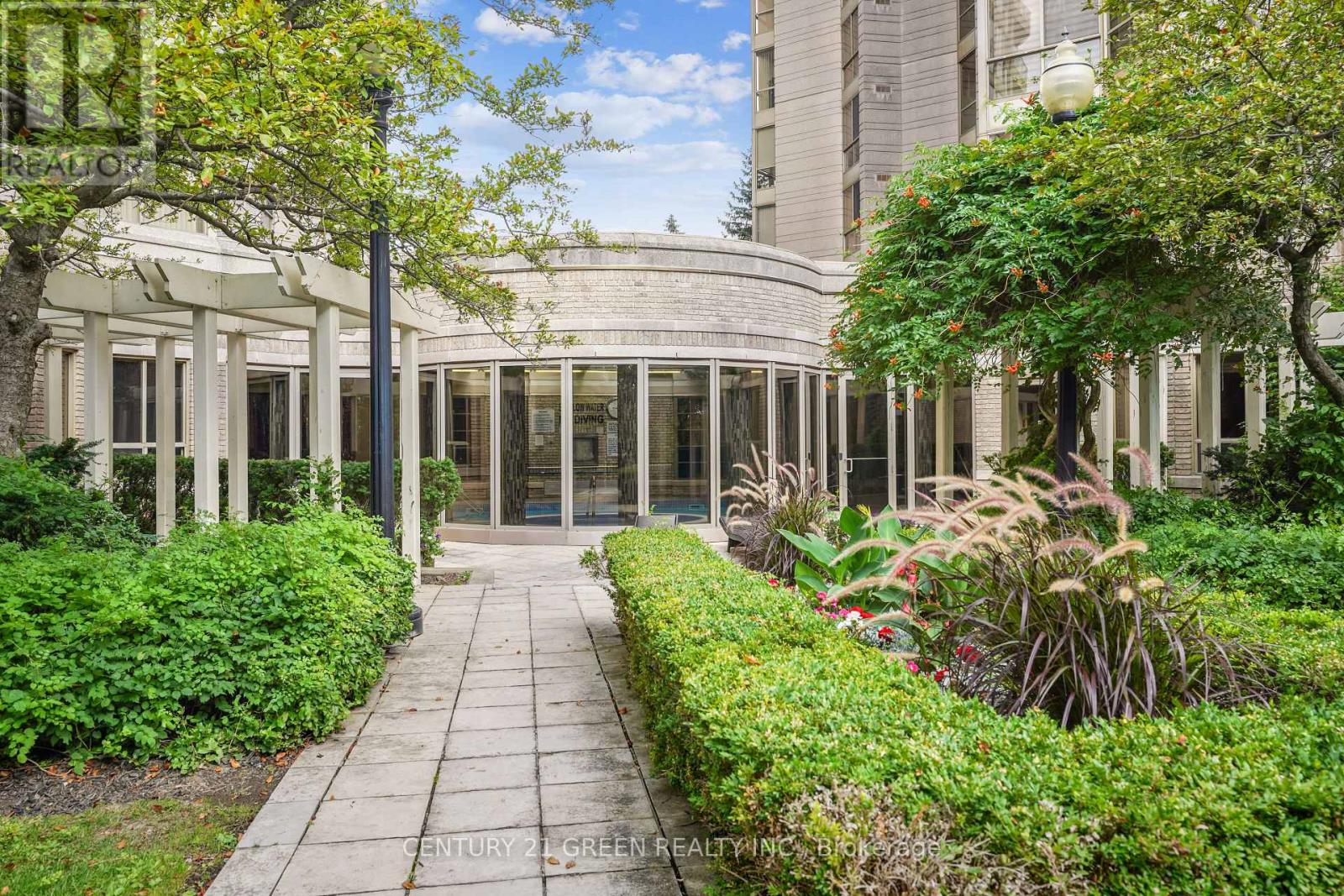 Photo 39 of 613 55 Kingsbridge Garden Circle, Mississauga ON