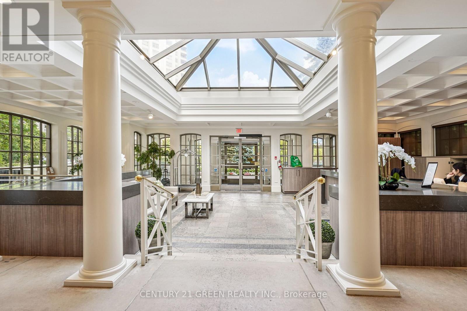 Photo 7 of 613 55 Kingsbridge Garden Circle, Mississauga ON