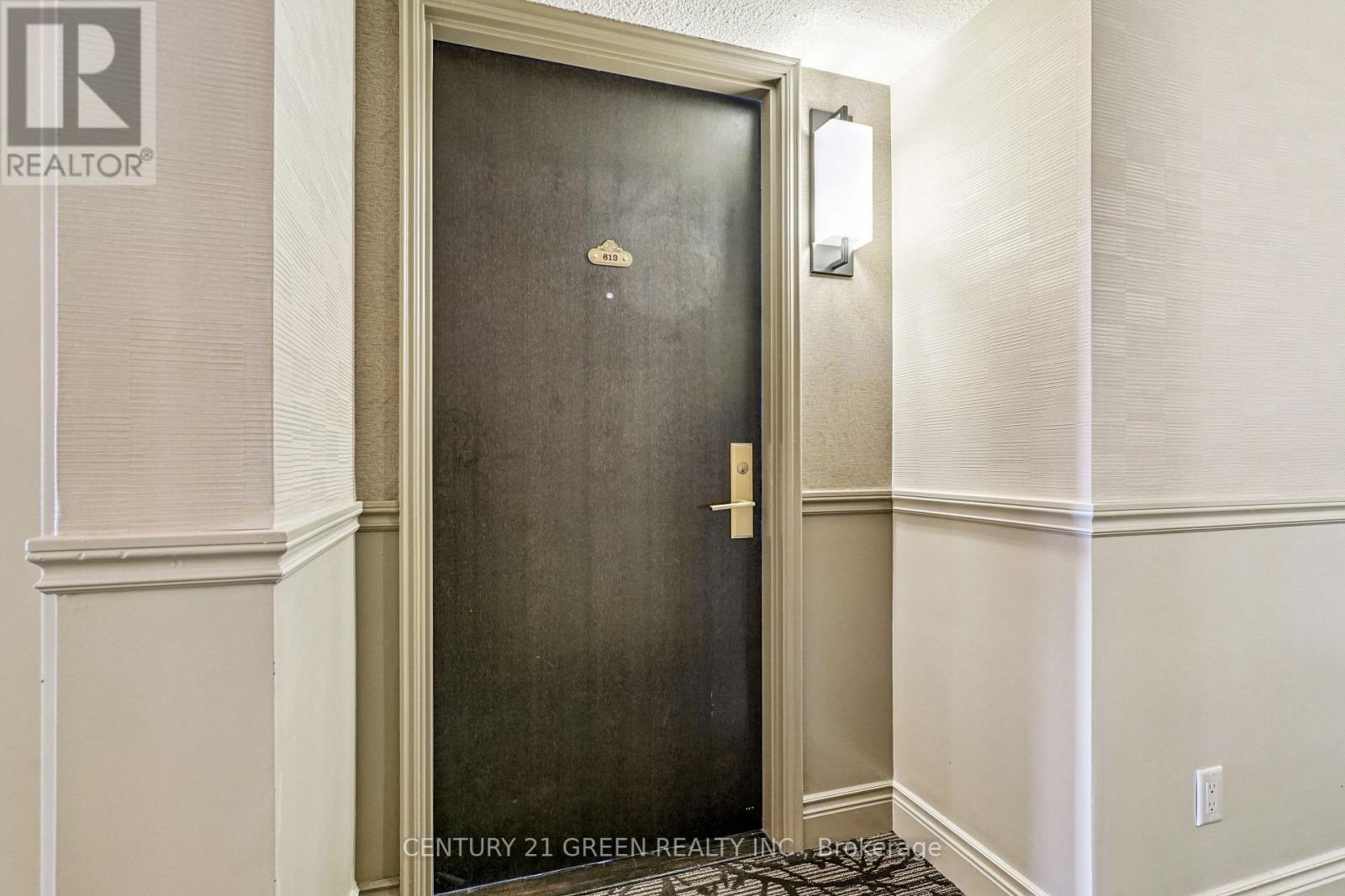 Photo 8 of 613 55 Kingsbridge Garden Circle, Mississauga ON