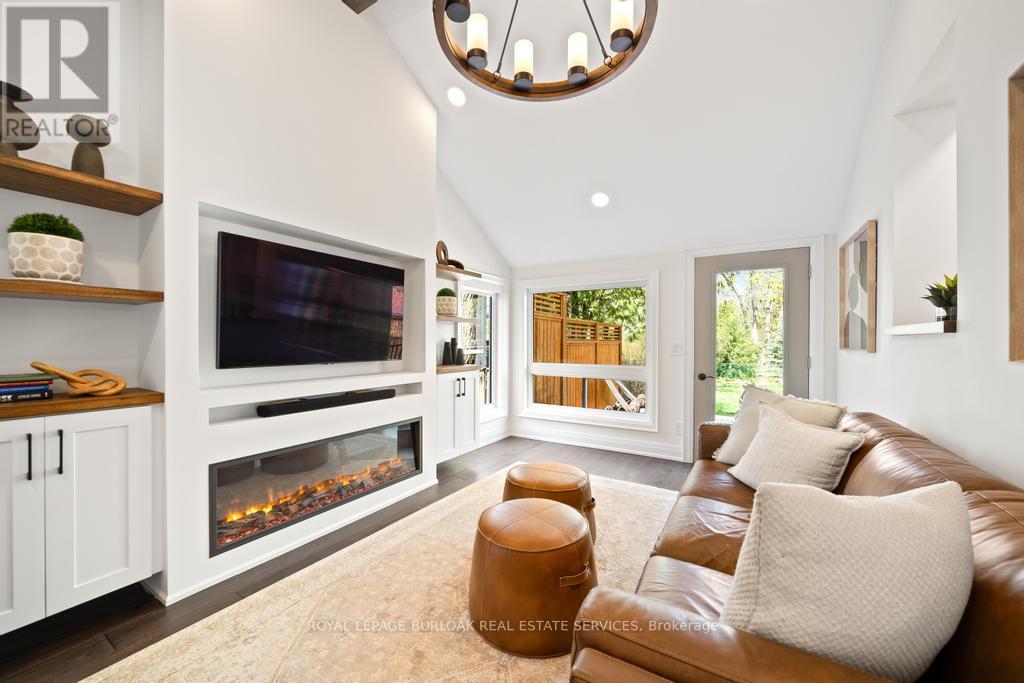 Photo 15 of 321 Guelph Line, Burlington ON