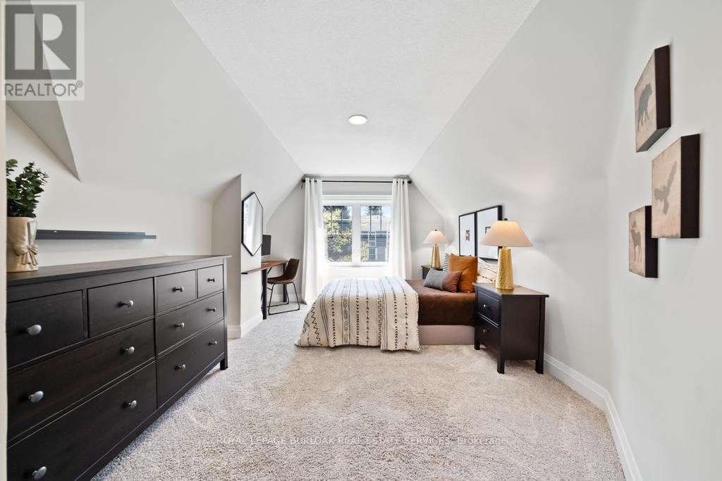 Photo 23 of 321 Guelph Line, Burlington ON