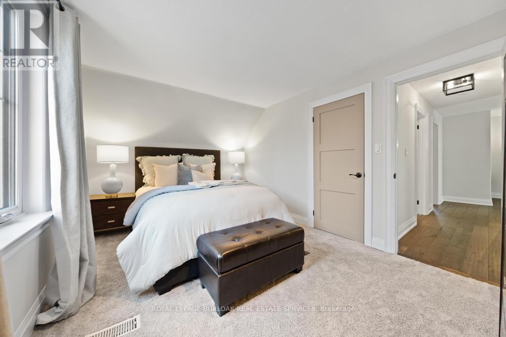 Photo 27 of 321 Guelph Line, Burlington ON