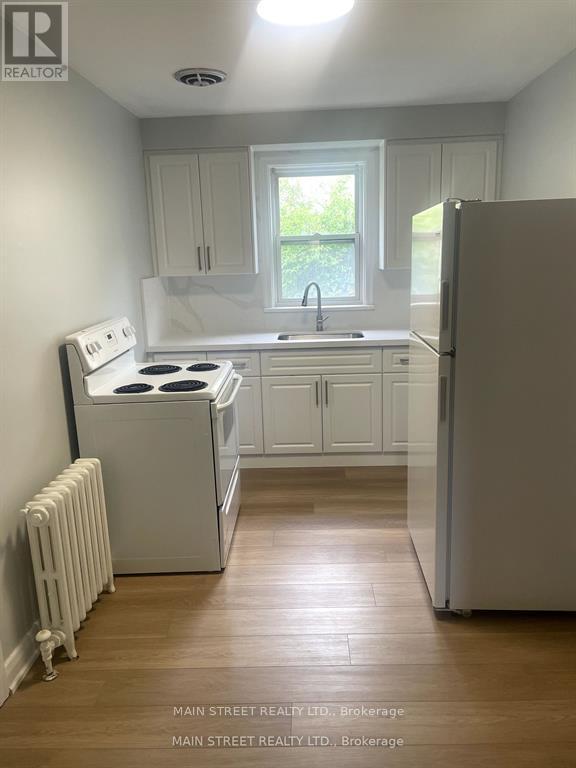 Photo 3 of 5 36 Long Branch Avenue, Toronto ON