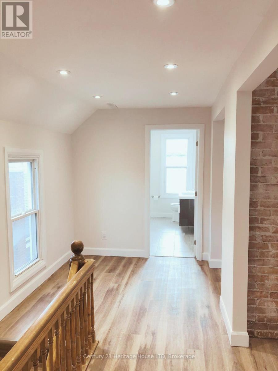 Photo 3 of Upper 61 Phipps Street, Fort Erie ON