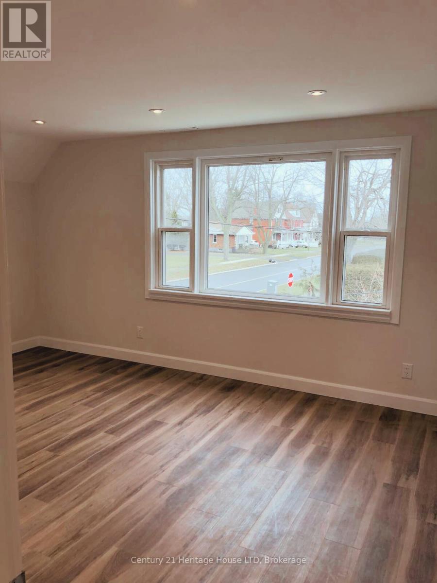 Photo 7 of Upper 61 Phipps Street, Fort Erie ON
