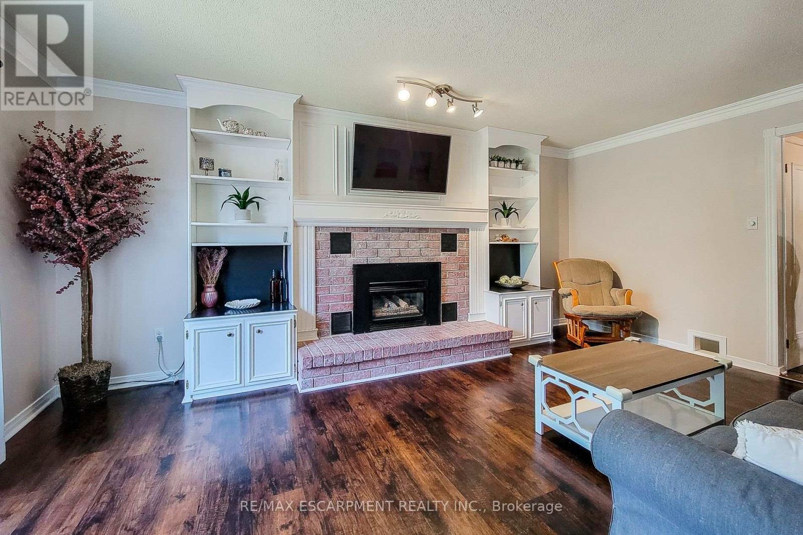 Photo 11 of 76 Baxter Crescent, Thorold ON