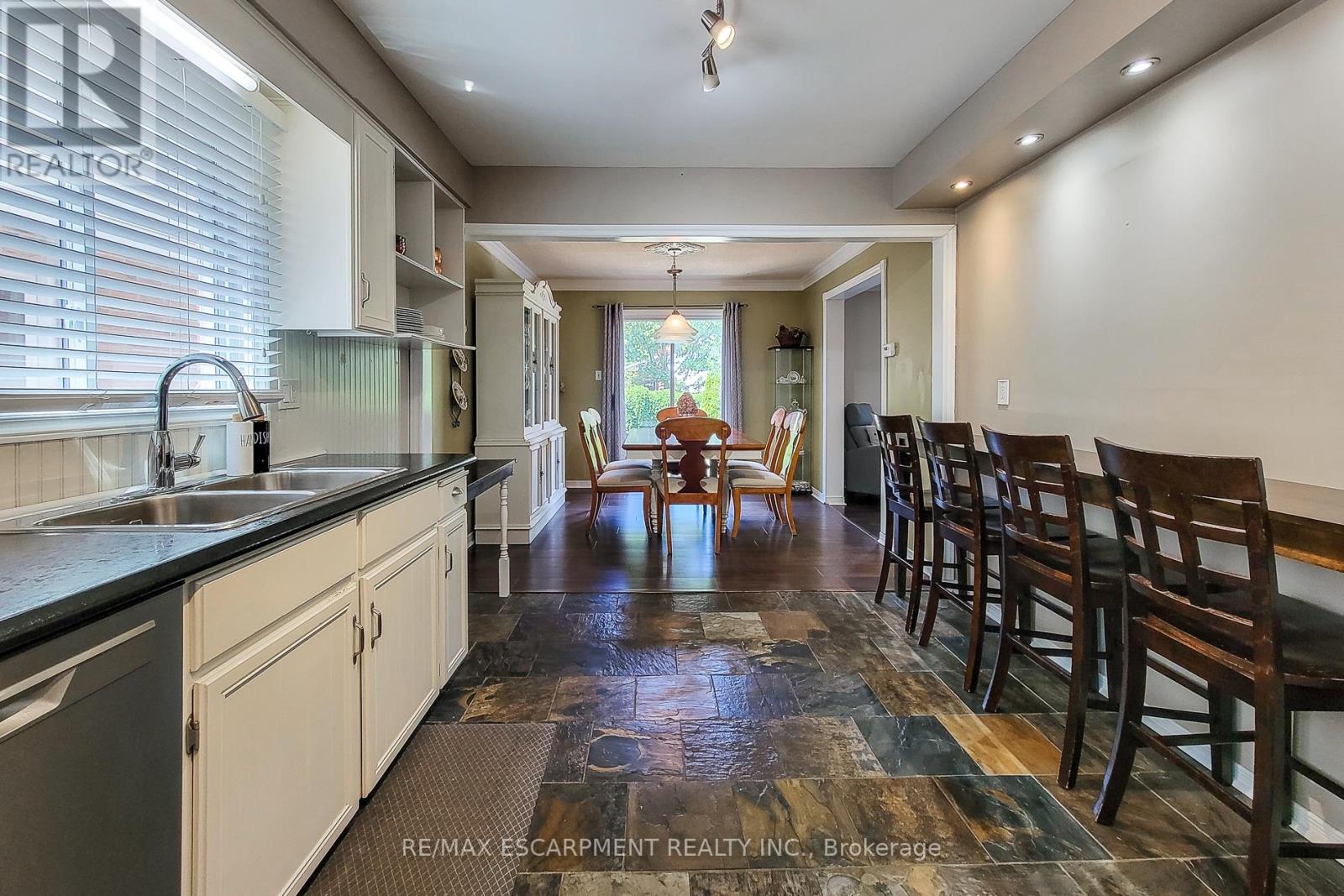 Photo 21 of 76 Baxter Crescent, Thorold ON