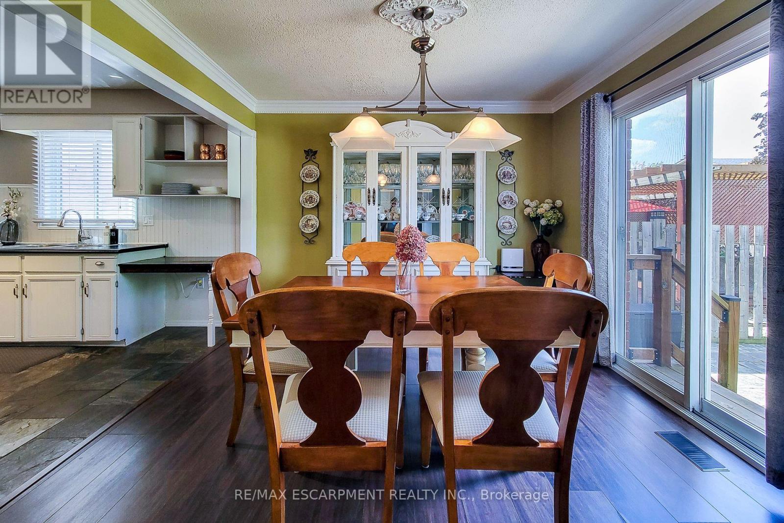 Photo 23 of 76 Baxter Crescent, Thorold ON