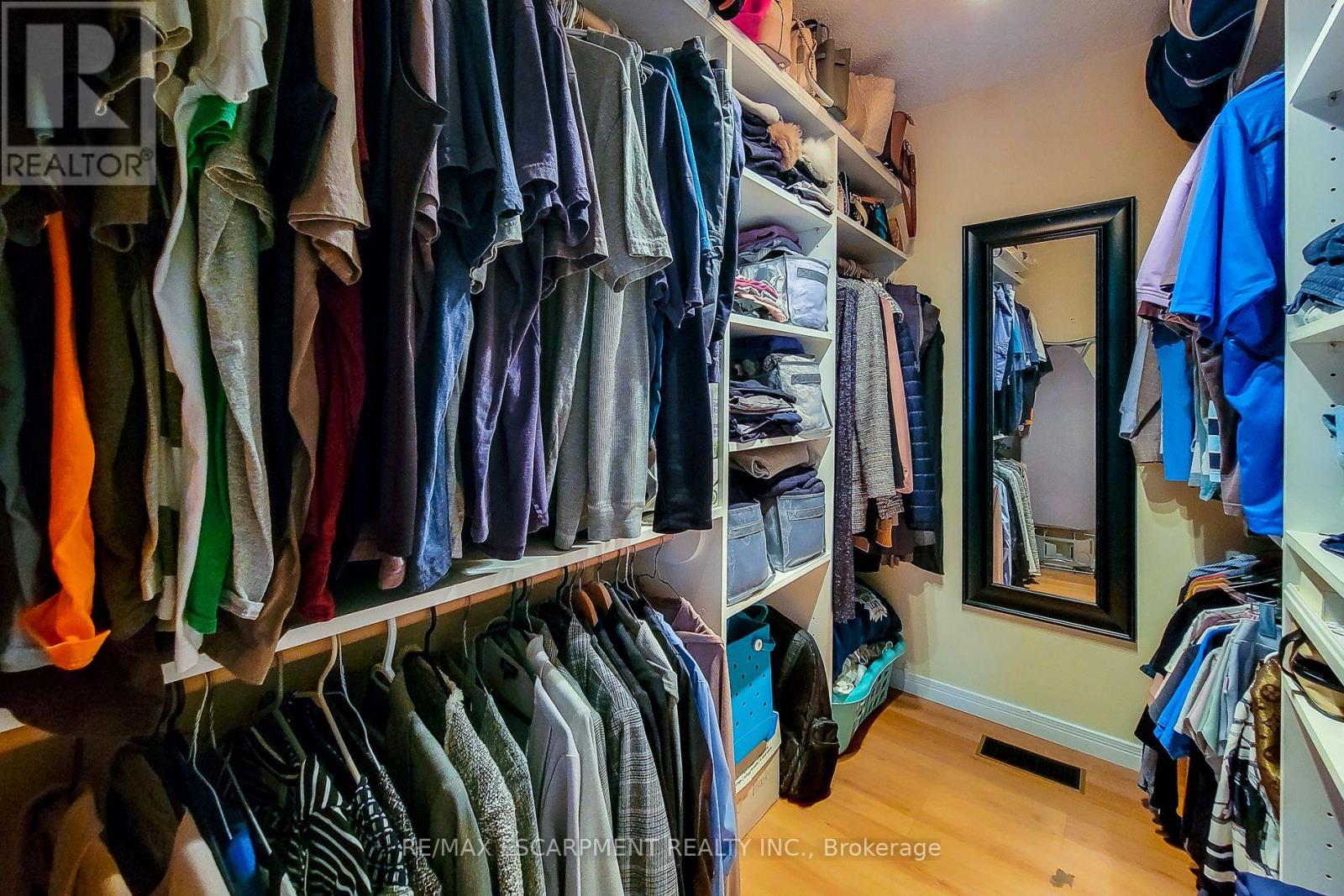 Photo 34 of 76 Baxter Crescent, Thorold ON