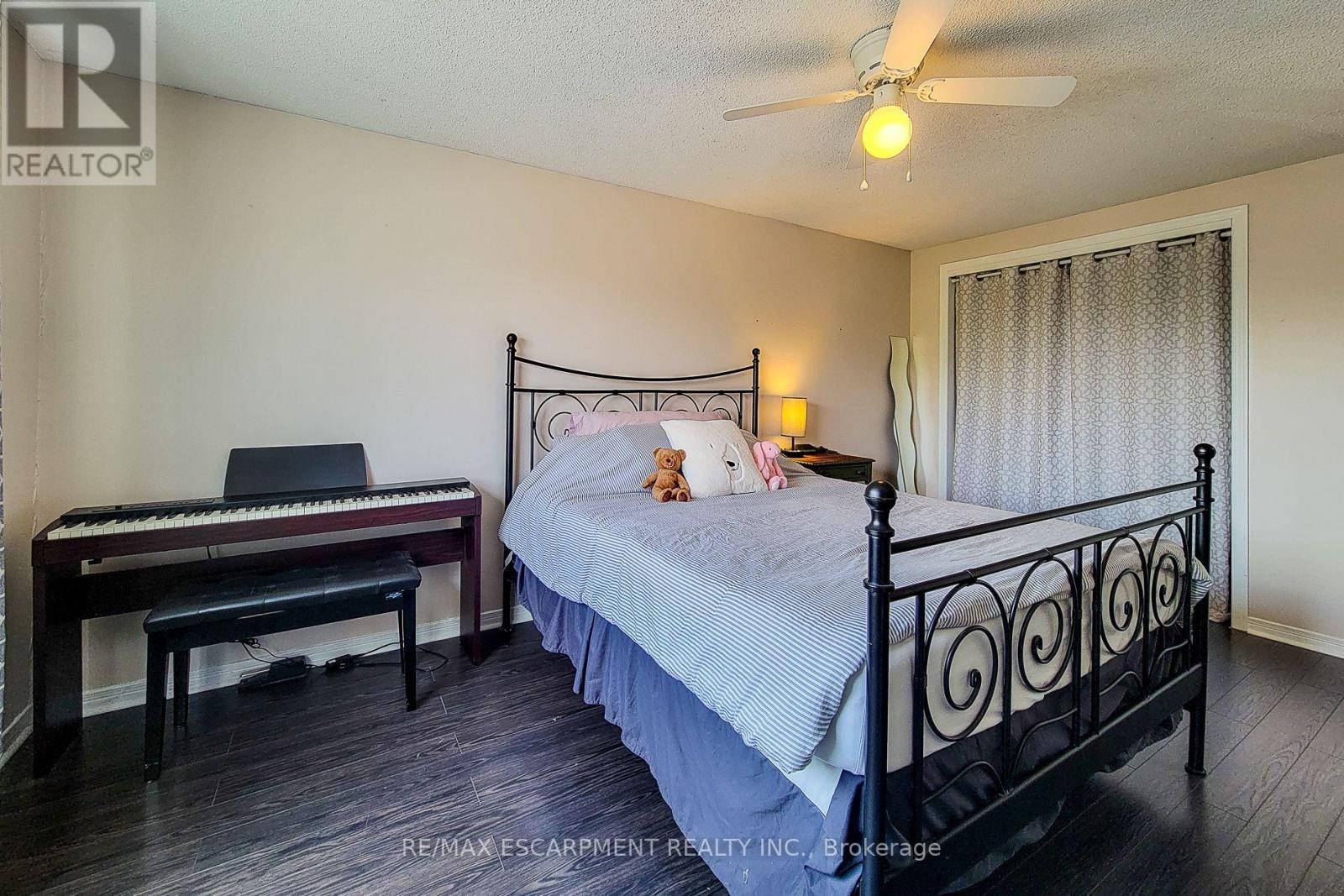 Photo 38 of 76 Baxter Crescent, Thorold ON