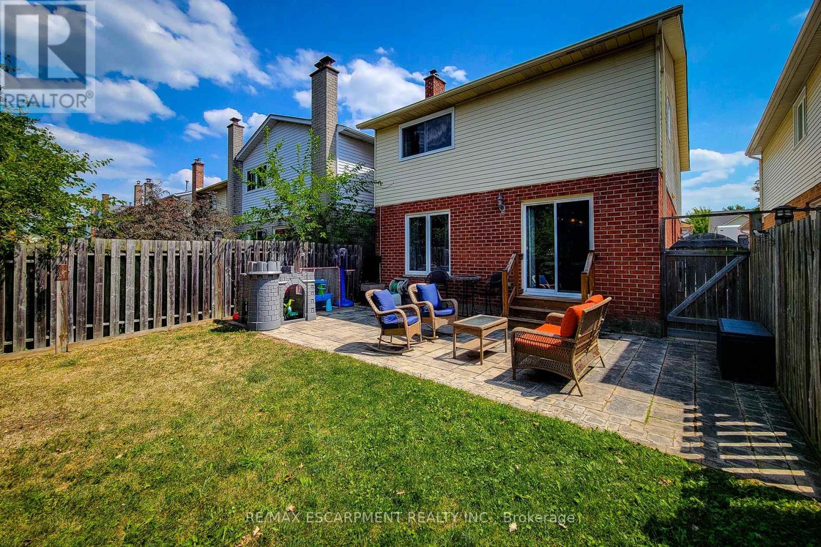 Photo 4 of 76 Baxter Crescent, Thorold ON