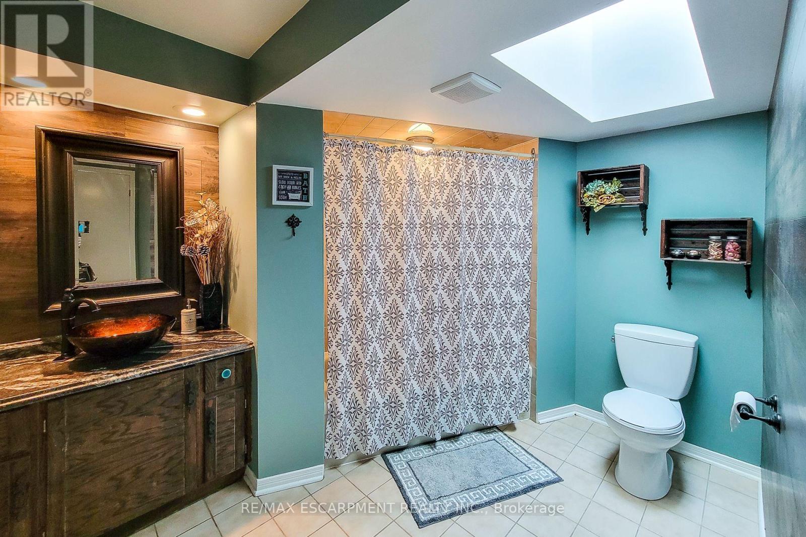 Photo 41 of 76 Baxter Crescent, Thorold ON
