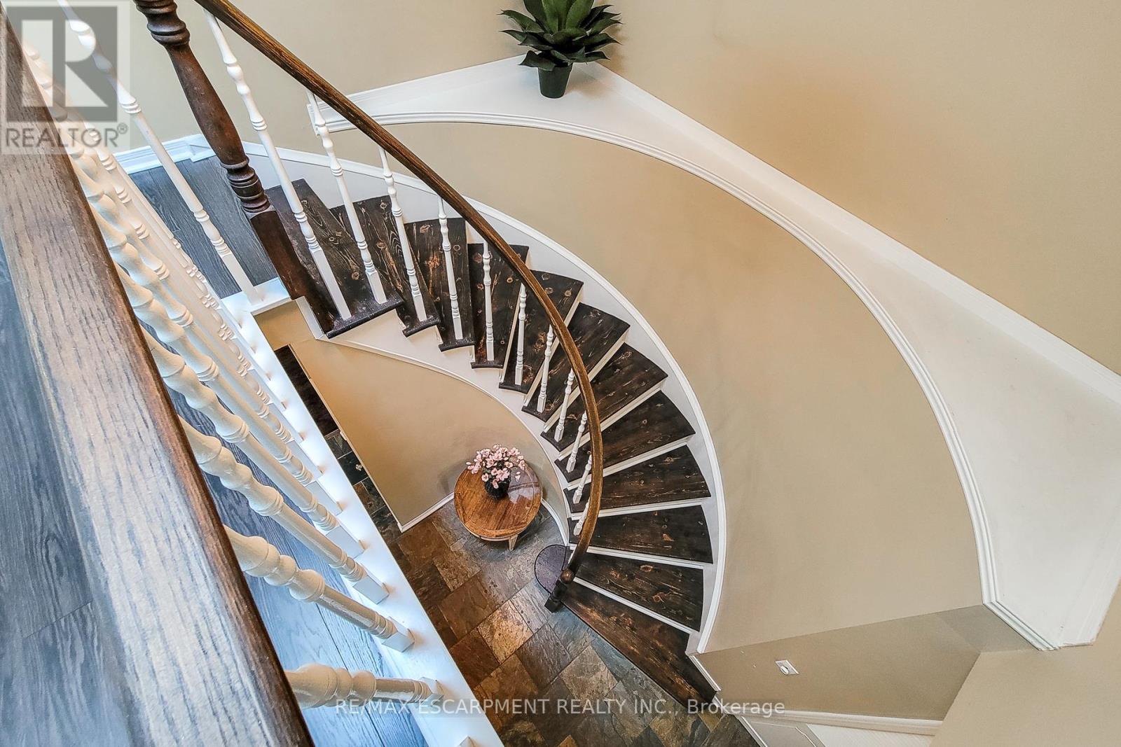 Photo 44 of 76 Baxter Crescent, Thorold ON