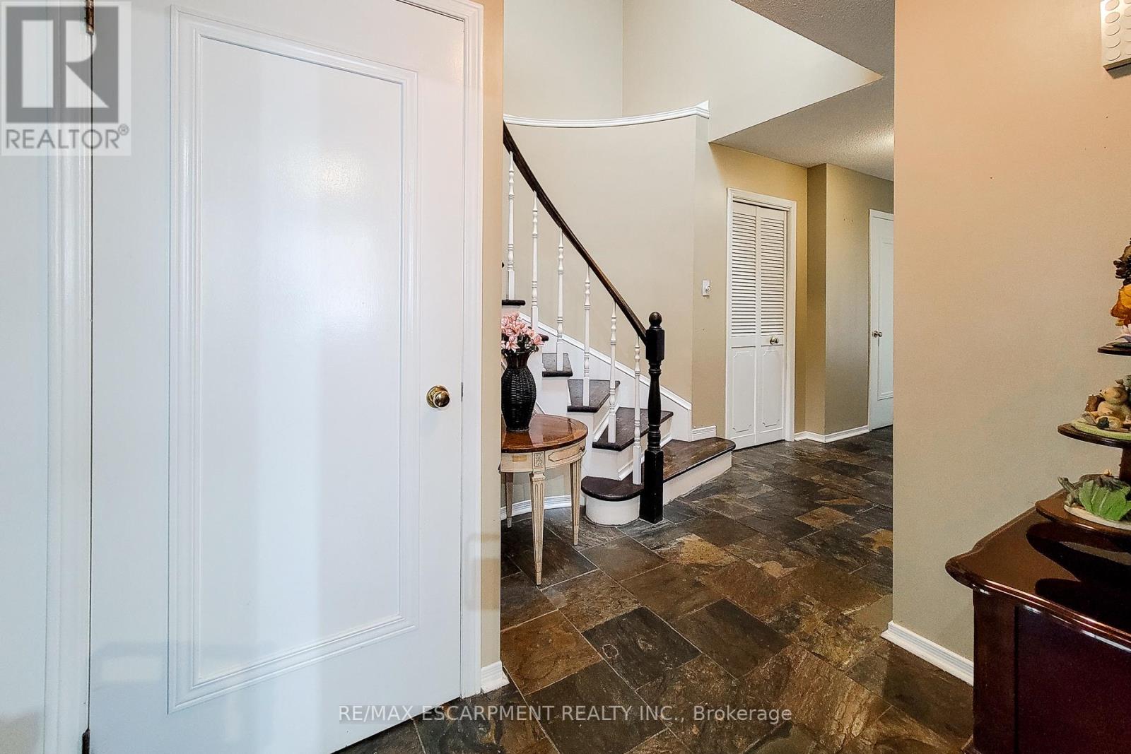 Photo 45 of 76 Baxter Crescent, Thorold ON